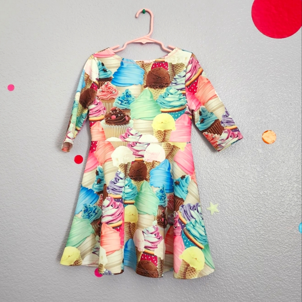 Girl's dress size s/5-6
